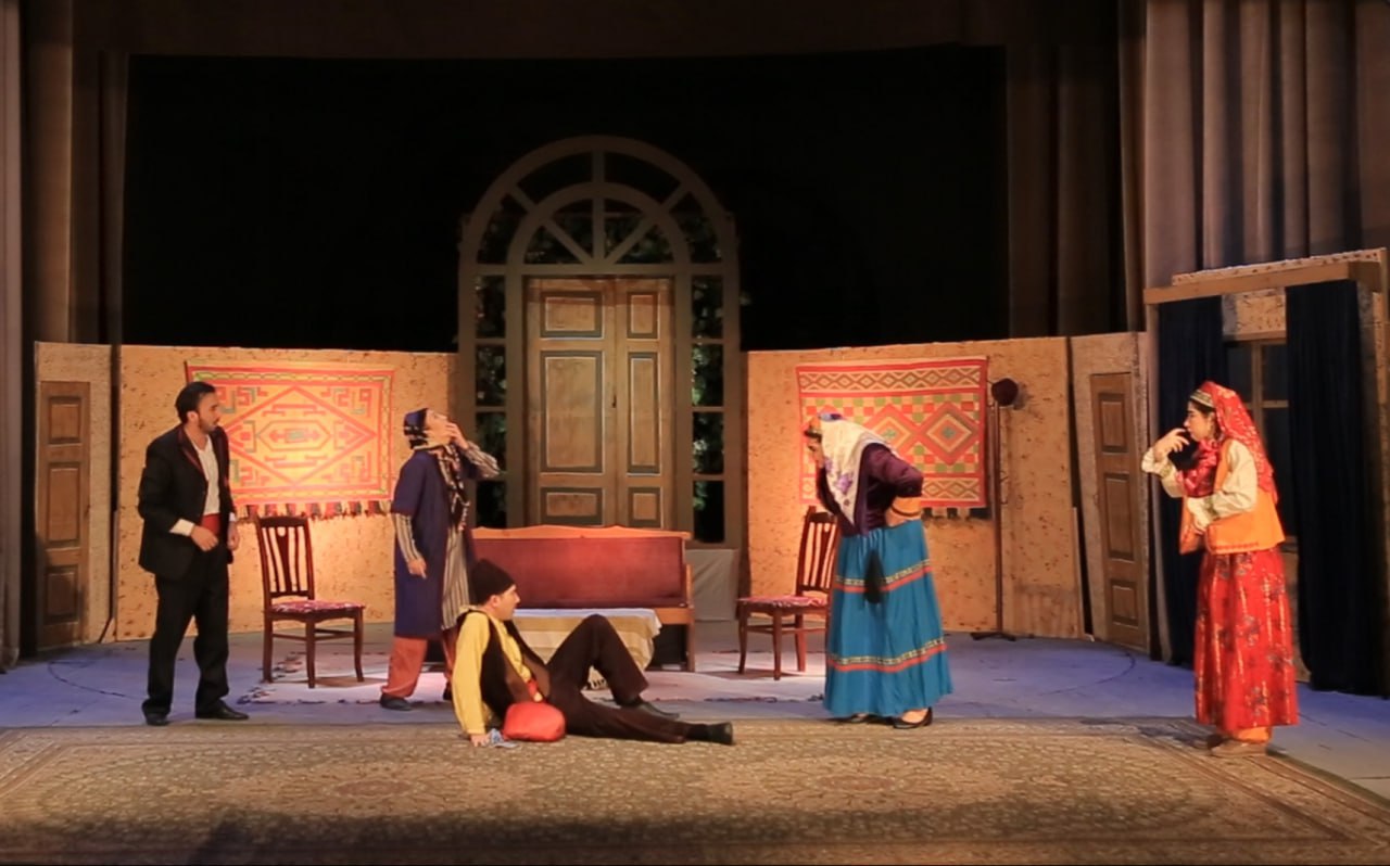 Homiladorlik paytida yuzdagi qizil doglar Bilyard stolida jinsiy aloqa